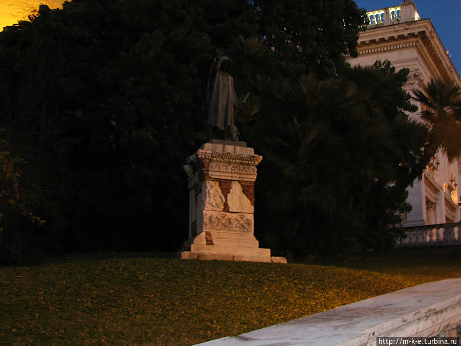 памятник Кола ди Риенцо Рим, Италия
