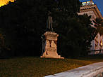памятник Кола ди Риенцо