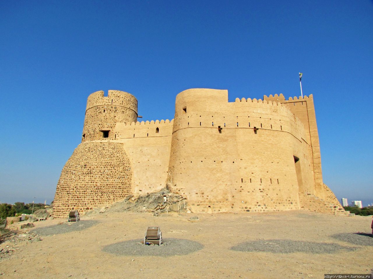 Форт Фуджейра - старейшая каменная крепость на побережье