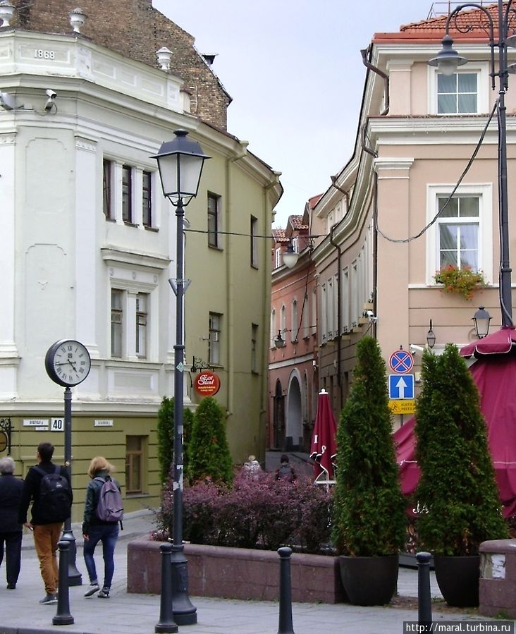 Яркие краски старого Вильнюса. Улица святого Казимира Вильнюс, Литва
