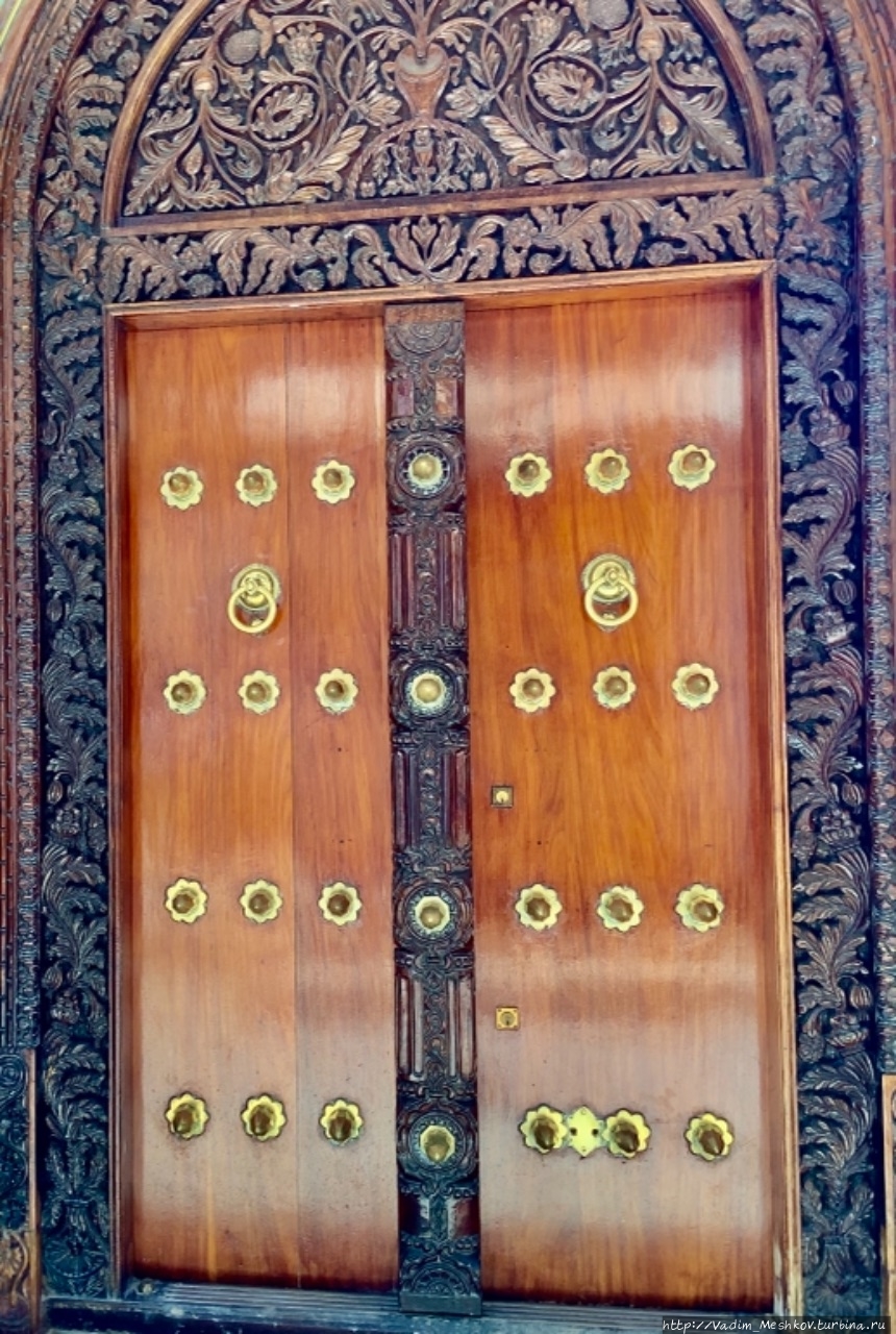 Уникальные занзибарские двери — визитная карточка города. Стоун-Таун, Танзания