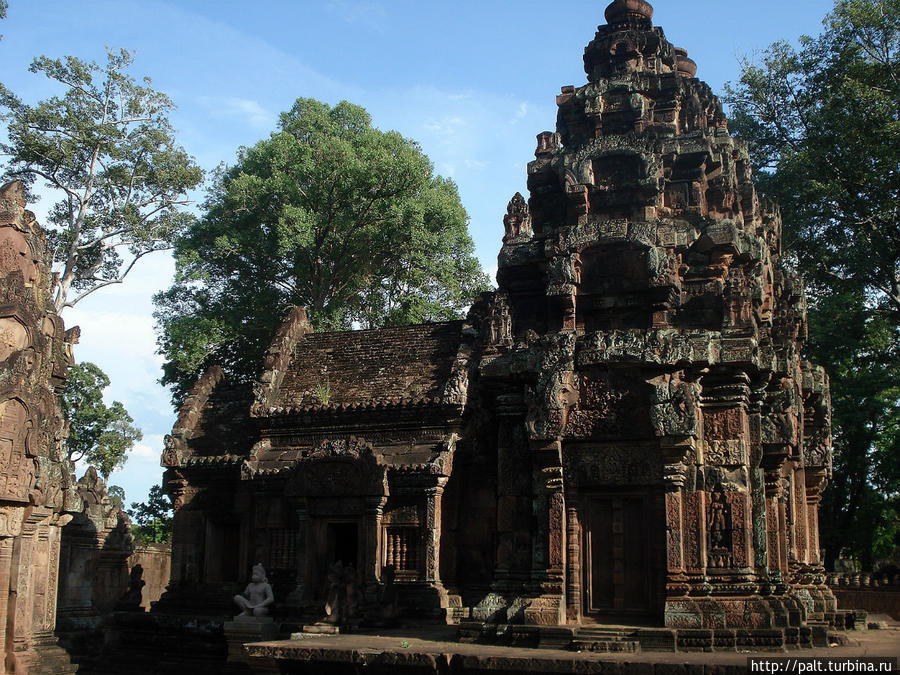 Великолепие и разнообразие декора, изумительное композиционное равновесие и стиль — это камбоджийский ренессанс. Ангкор (столица государства кхмеров), Камбоджа