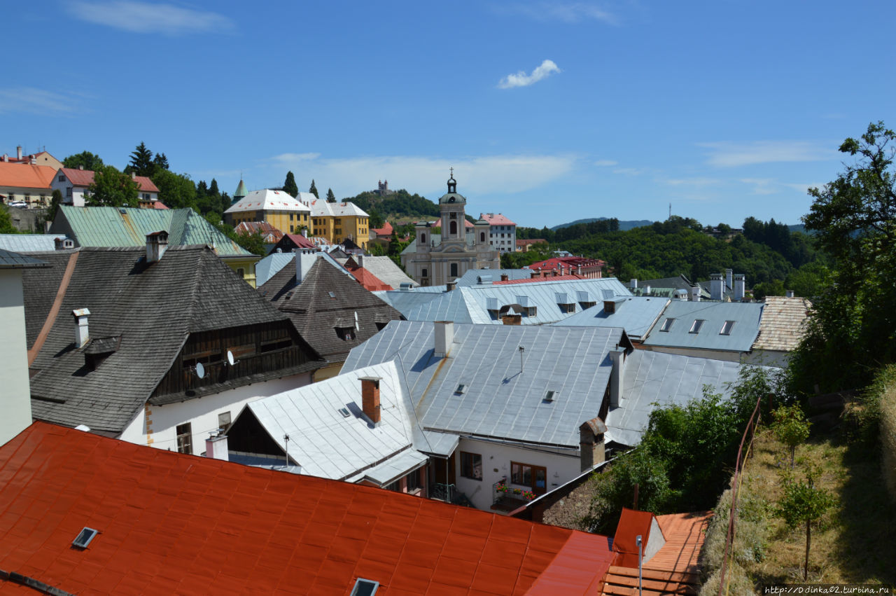 вид на город од Старого замка Банска-Штьявница, Словакия