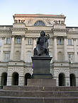 Памятник Николаю Копернику. Монумент был открыт в 1830 г.