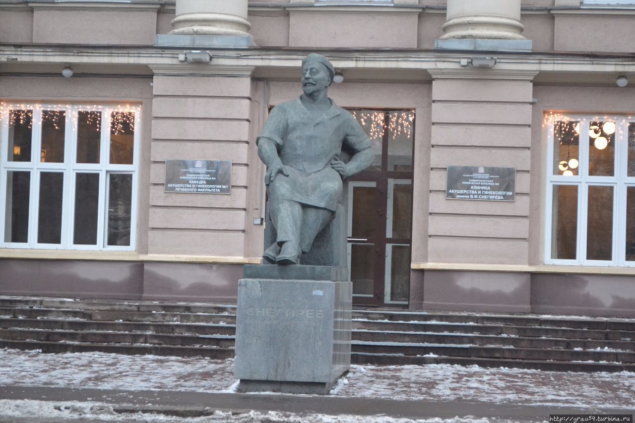 Памятник В. Ф. Снегиреву / Monument of V. F. Snegirev