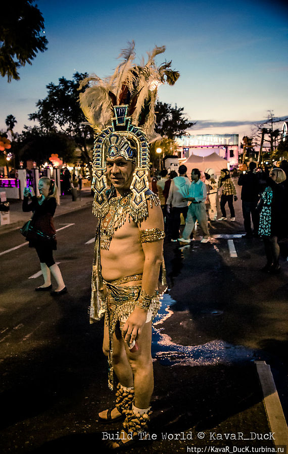 Хэллоуин парад на бульваре Санта Моника Голливуд, CША