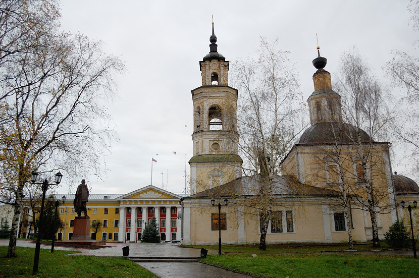 А в этой церкви, как написано, находится планетарий Владимир, Россия