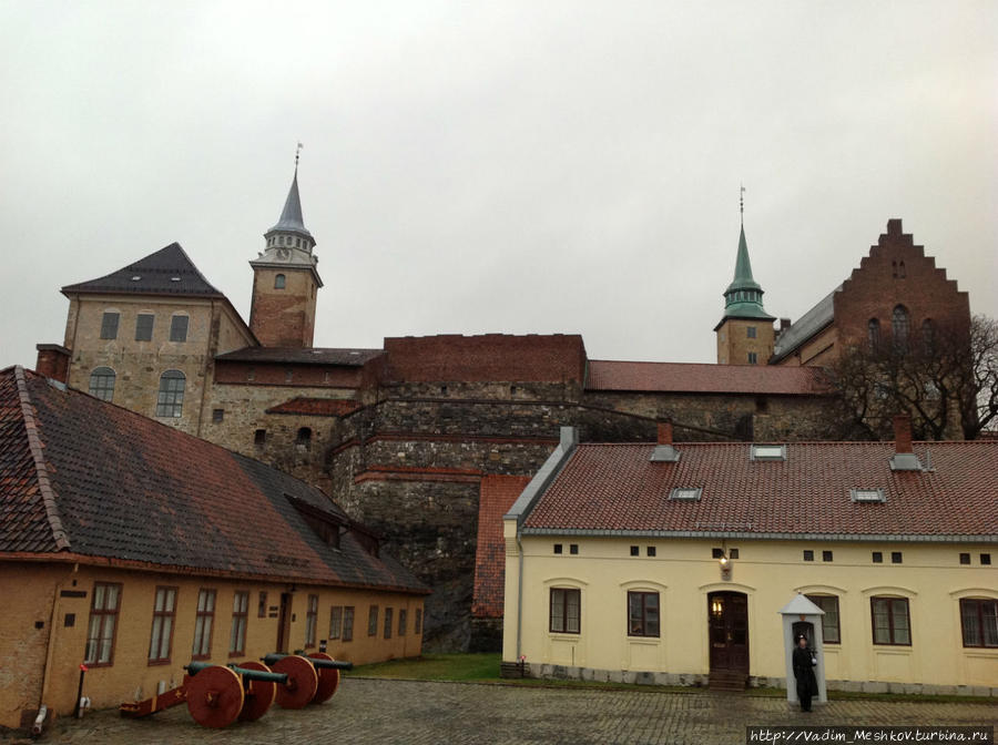 Замок и крепость Акерсхус сохранилось с 1308 года. Основателем замка считается конунг Хокон V Святой.
Является главной достопримечательностью города. Осло, Норвегия