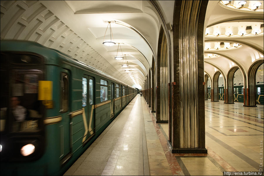Экскурсия по московскому метро Москва, Россия