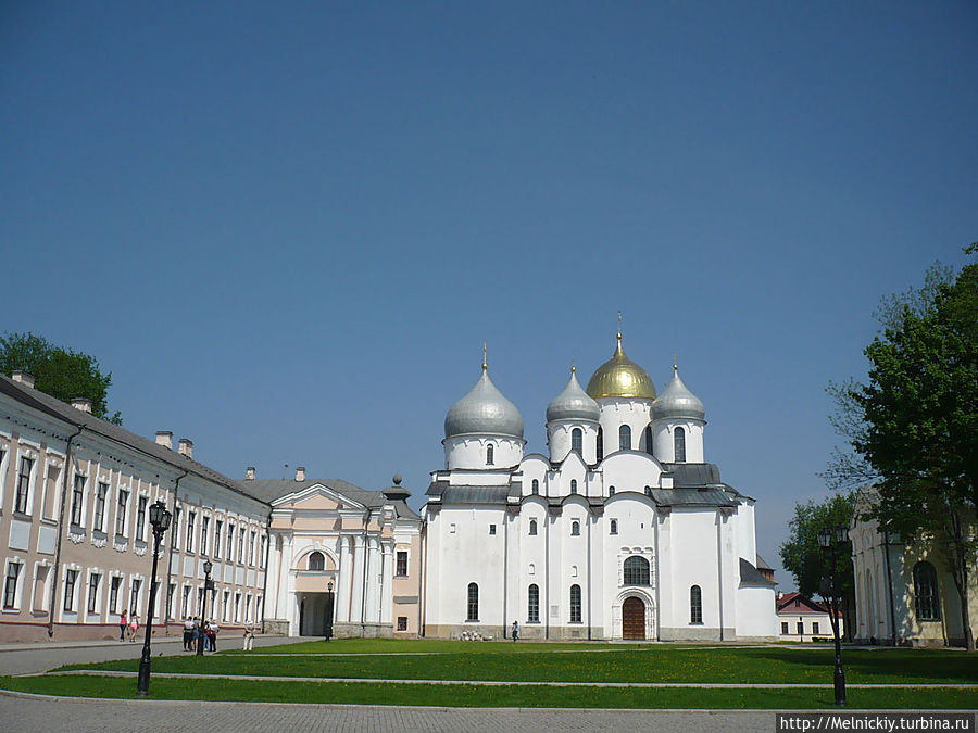 Прогулка по Новгородскому кремлю Великий Новгород, Россия
