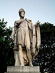 Статуя большого Карэ Перикл, раздающий венки художникам Жана-Батиста Дебе. Мрамор. 1833 г.