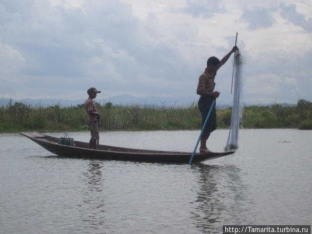 Озеро Инле и подставные падаунги Озеро Инле, Мьянма