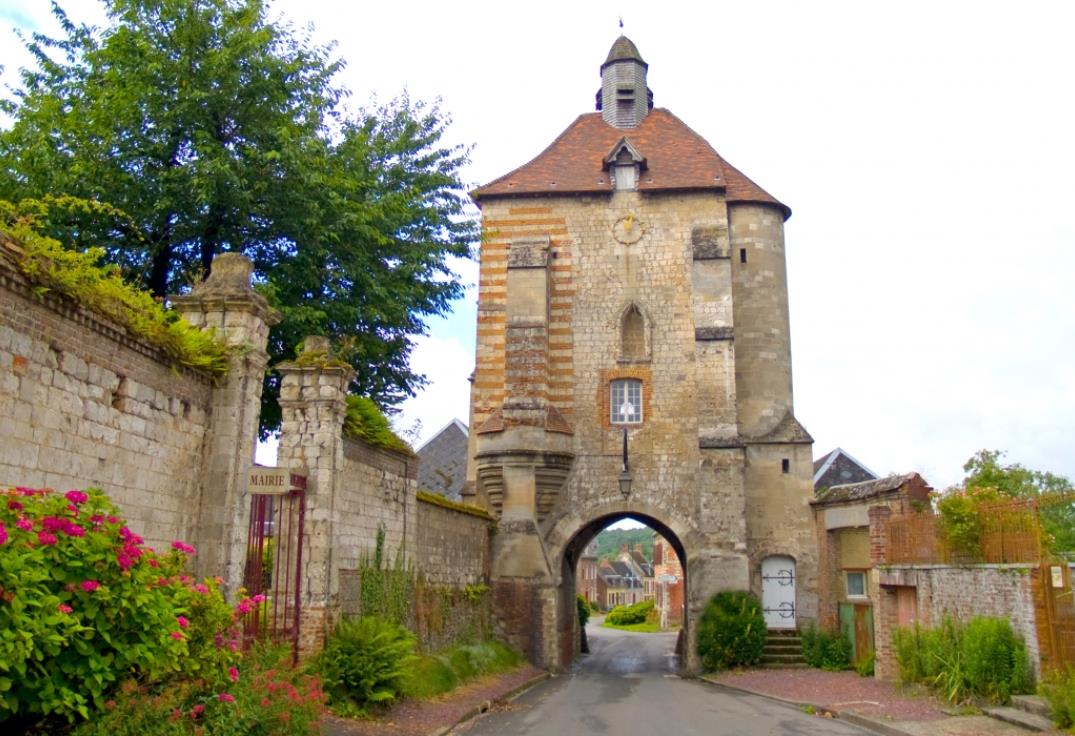 Бельфруа и бывшие городские ворота Люше / Bellfroi & City Gates
