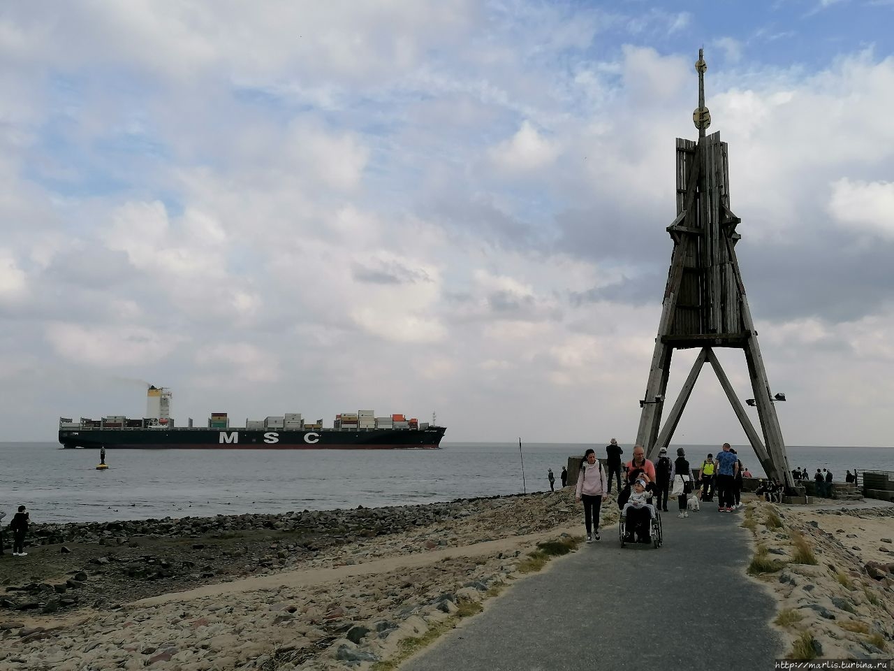 Мыс Кугельбаке, устье Эльбы Куксхафен, Германия Мыс Кугельбаке, устье Эльбы Куксхафен, Германия