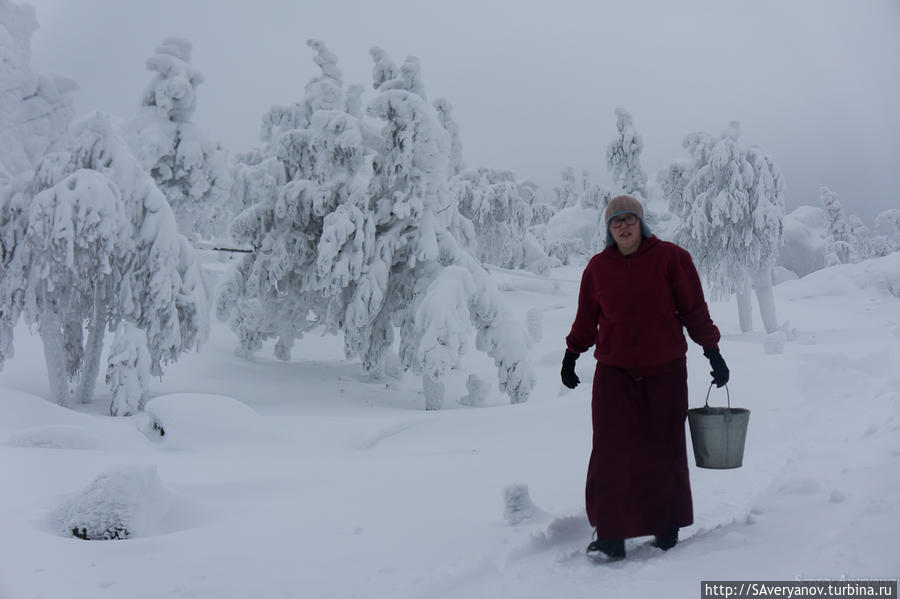 Раннее утро Качканар, Россия