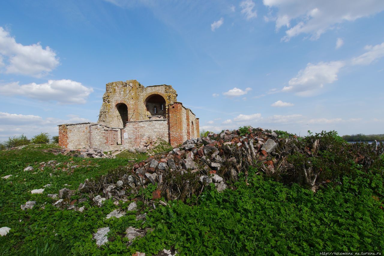 Развалины Церкви Благовещения на Городище Великий Новгород, Россия