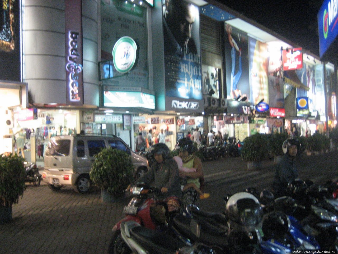 Легиан стрит Кута, Индонезия