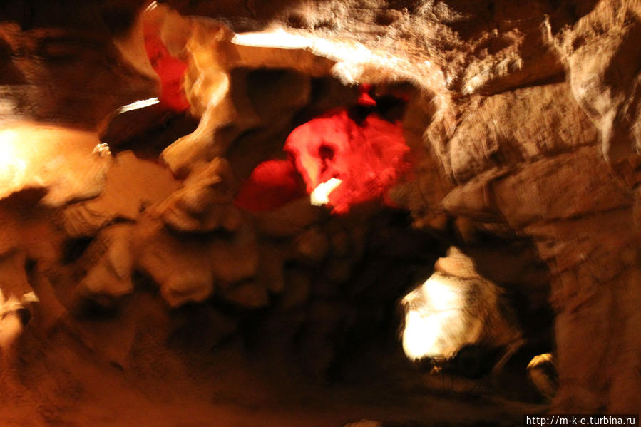 На лодочке в пещере по подземной реке Валь-де-Ушо, Испания
