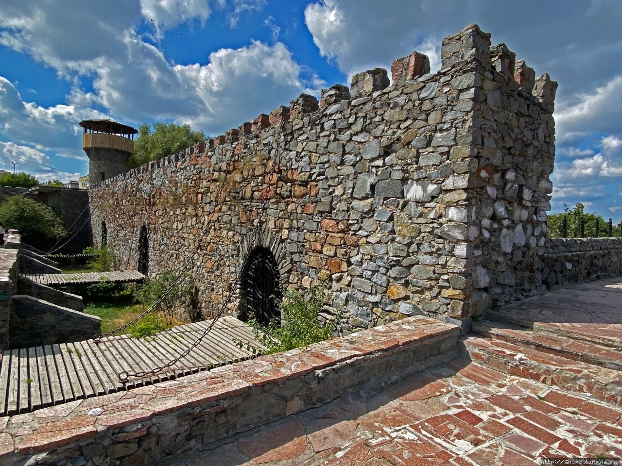 Руины крепости Звягель / Ruins of the fortress Zvyagel