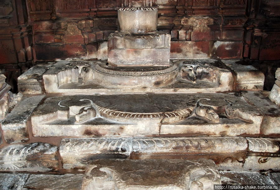 Храм Вишванатха: детям до 16 смотреть воспрещается! Каджурахо, Индия