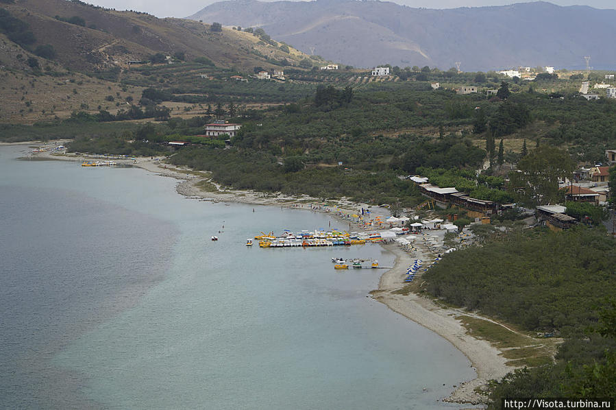 вид на пресное озеро Остров Крит, Греция
