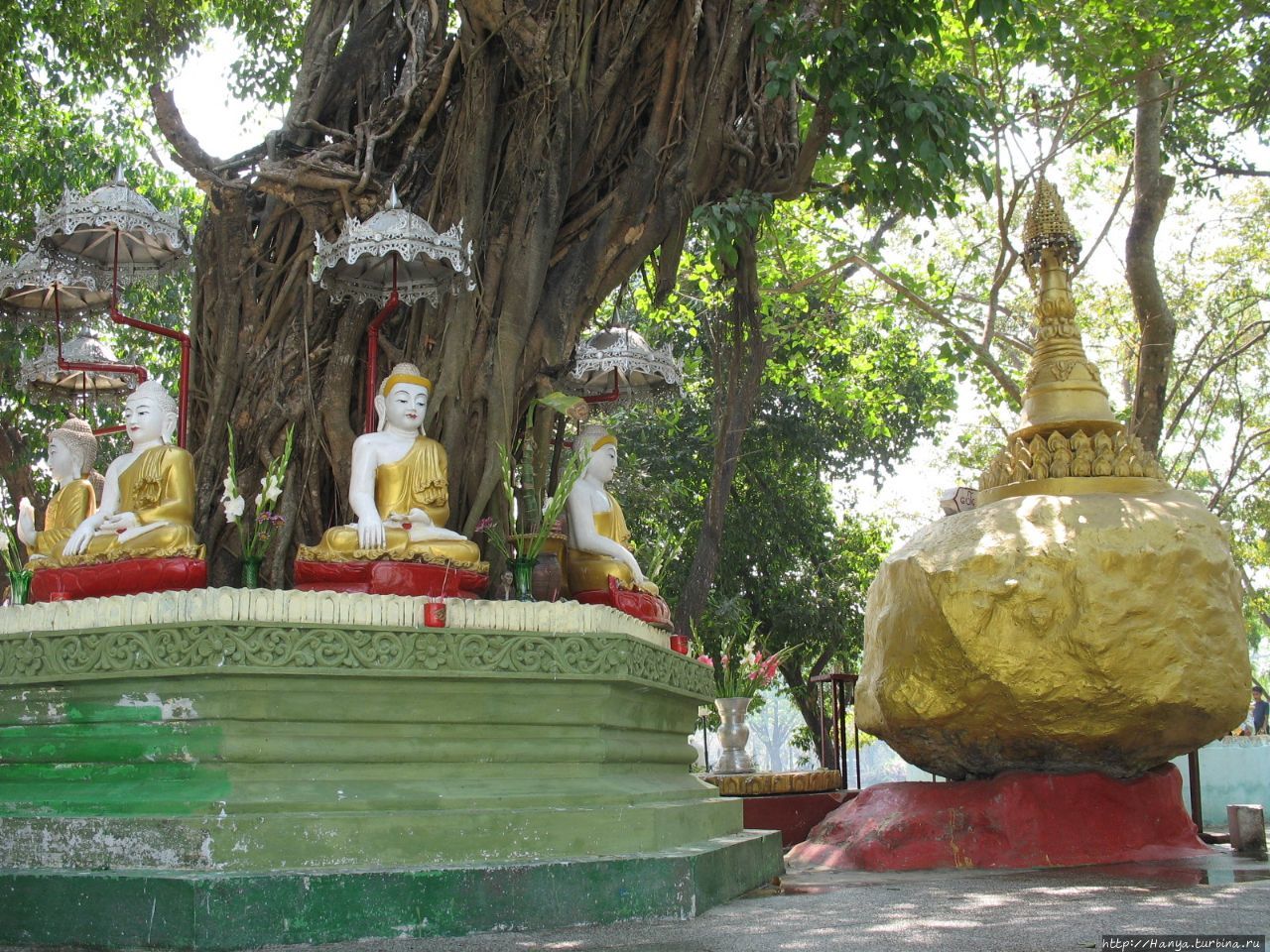 Озеро Kandawgyi Lake и буддийский храм (Mingalar Taung Nyunt Temple) Янгон, Мьянма