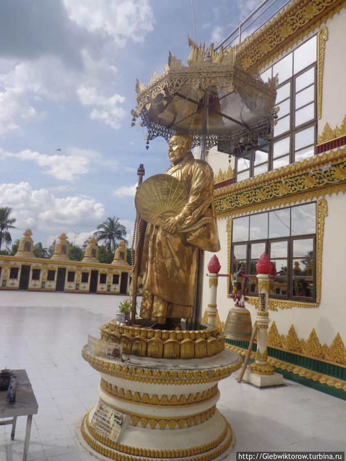 Большой сидячий Будда   по пути к автовокзалу Янгон, Мьянма