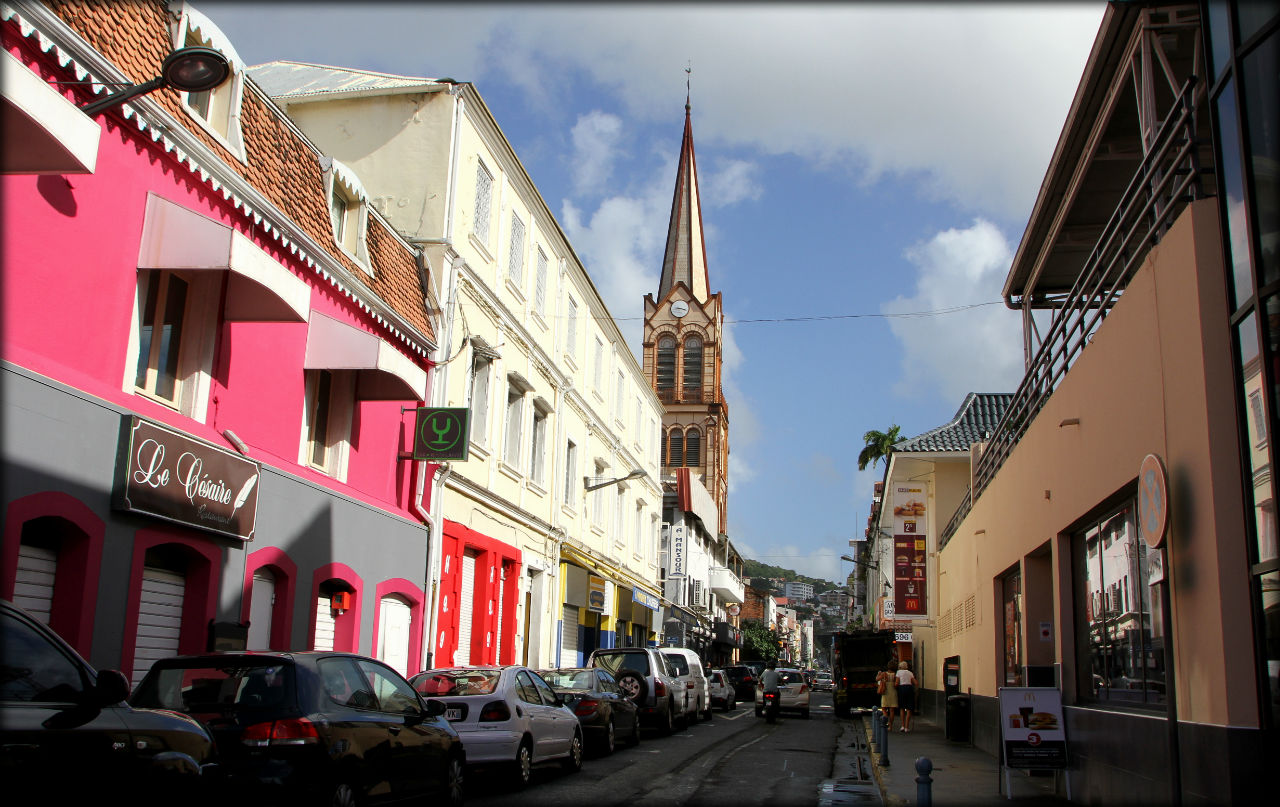 Самый крупный французский город в Вест-Индии Форт-де-Франс, Мартиника