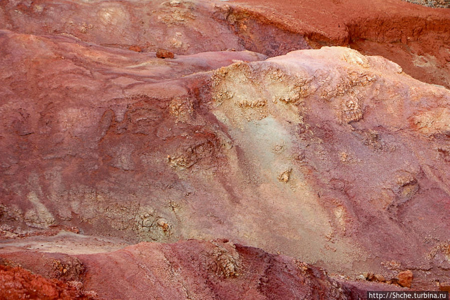 Кислотно-красный склон каньона Ваймеа Каньон Ваймеа Парк Штата, CША