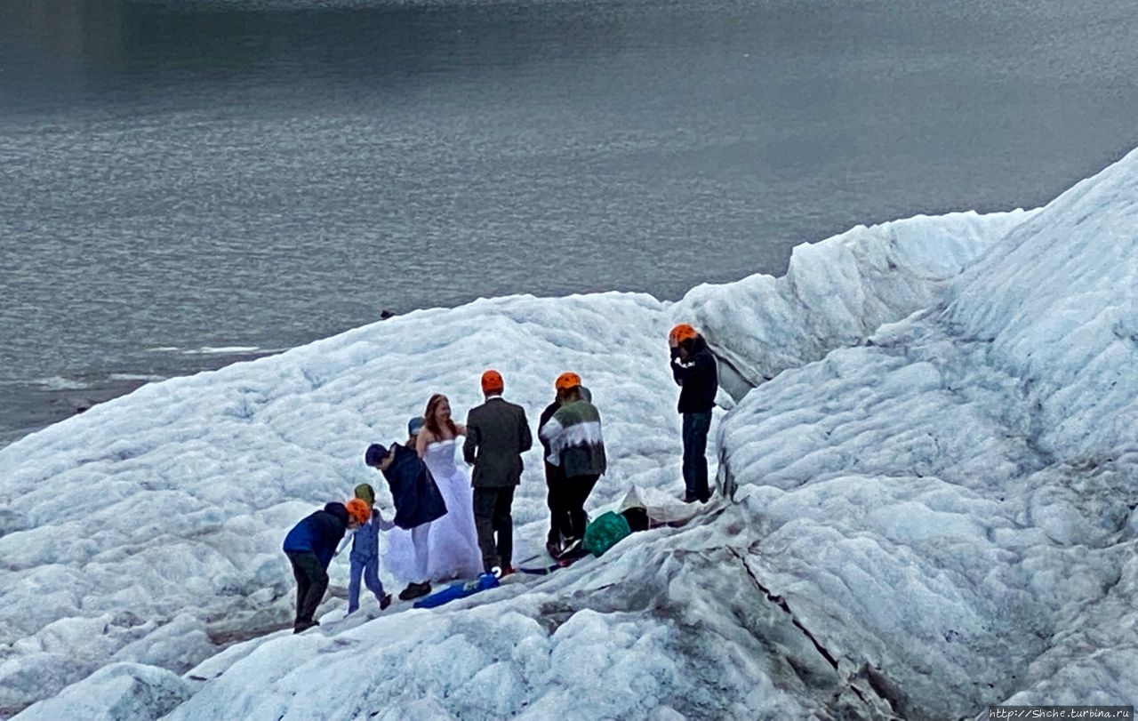 Люблю рассматривать чужих невест... с ледорубом на леднике Ледник Матануска, CША