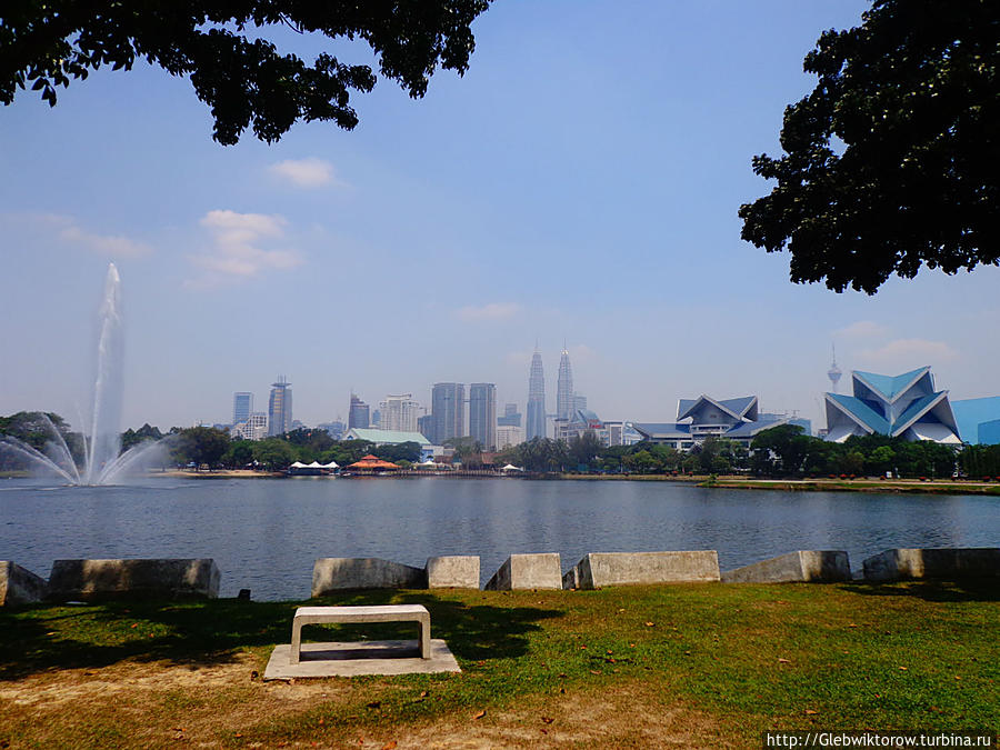 Куала-Лумпур. Озеро Tasik Titiwangsa Куала-Лумпур, Малайзия