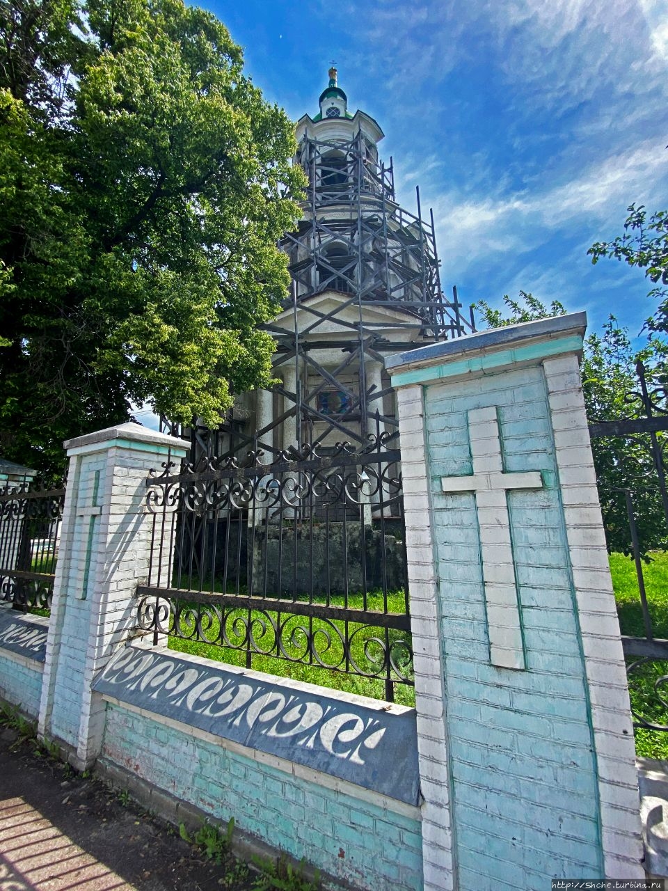 Казацкое барокко. Введенская церковь-колокольня в Ахтырке