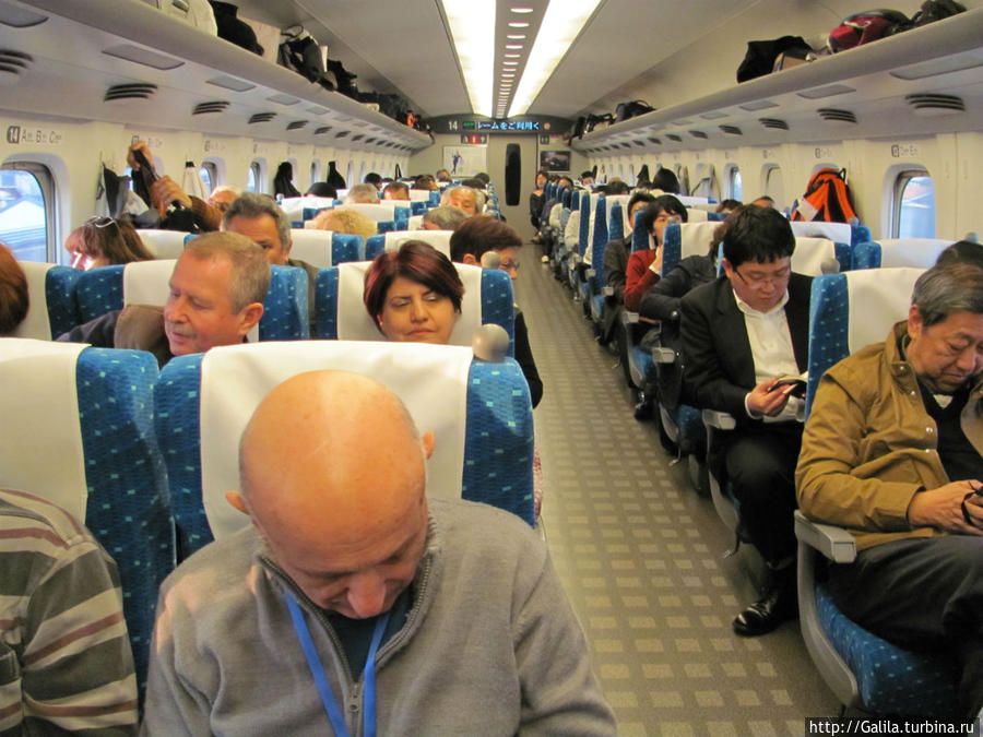 В поезде. Япония