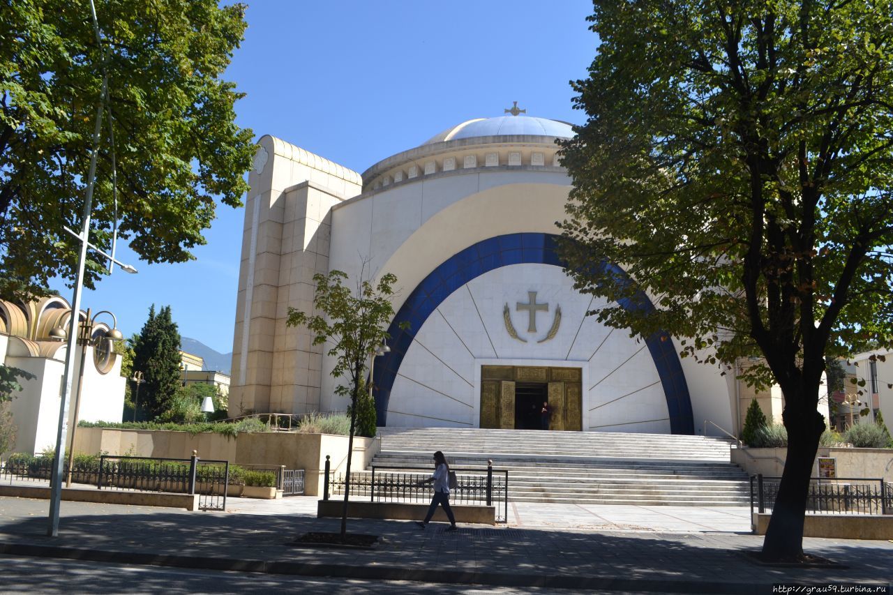 Собор Воскресения Христова Тирана, Албания