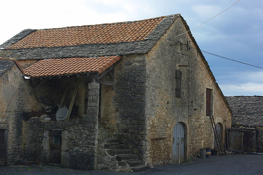 .. и сохранившаяся архитектура.