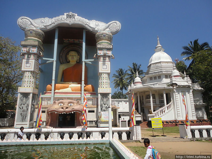 Официальная религия Шри-Ланки- буддизм. Храм в Негомбо интересен тем, что имеет статус музея, там же находится буддийская школа для детей. Шри-Ланка