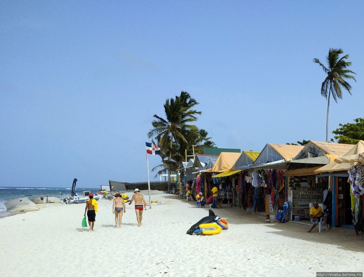 базарчик недалеко от нашего пляжа Пунта-Кана, Доминиканская Республика