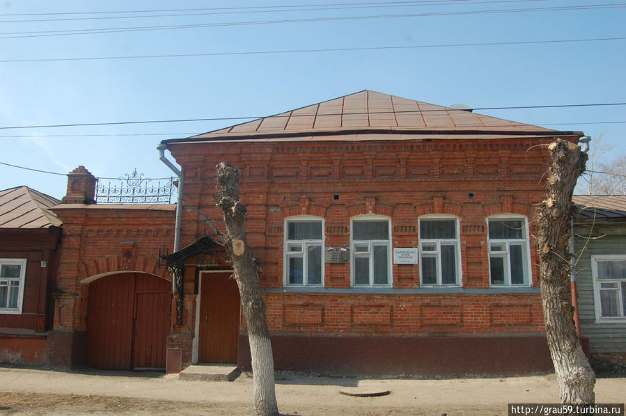 Здание бывшей кондитерской лавки купцов Ивановых Петровск, Россия