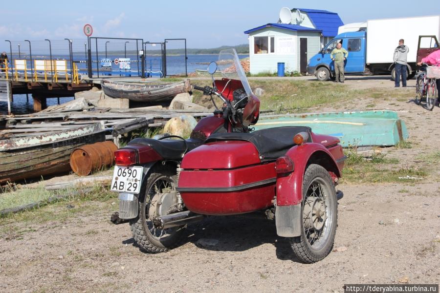 Но некоторые предпочитают железного коня с мотором и люлькой Республика Карелия, Россия