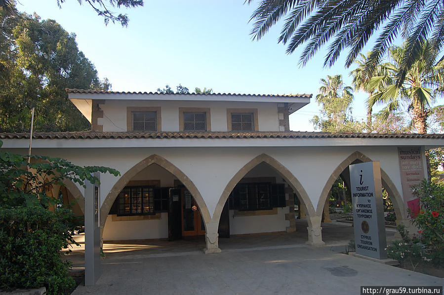 Здание кипрского павильона искусств