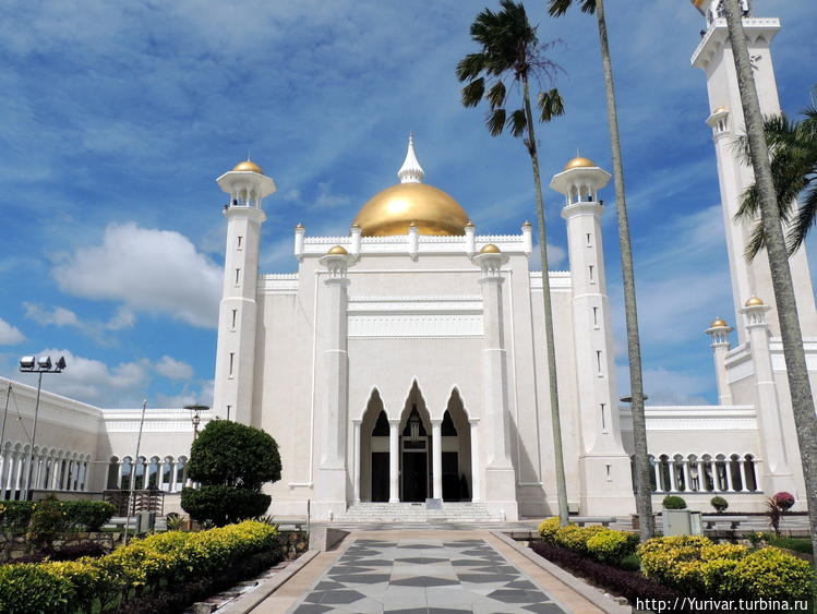 Мечеть Omar Ali Saifuddie