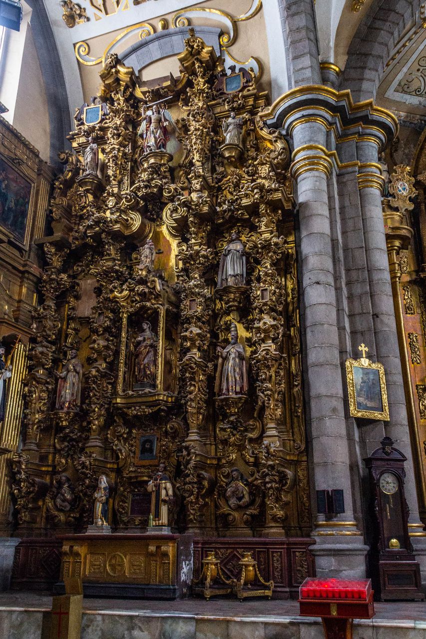 Пуэбла-де-Сарагоса. Церковь Св. Доминго и капелла Росарио Пуэбла, Мексика