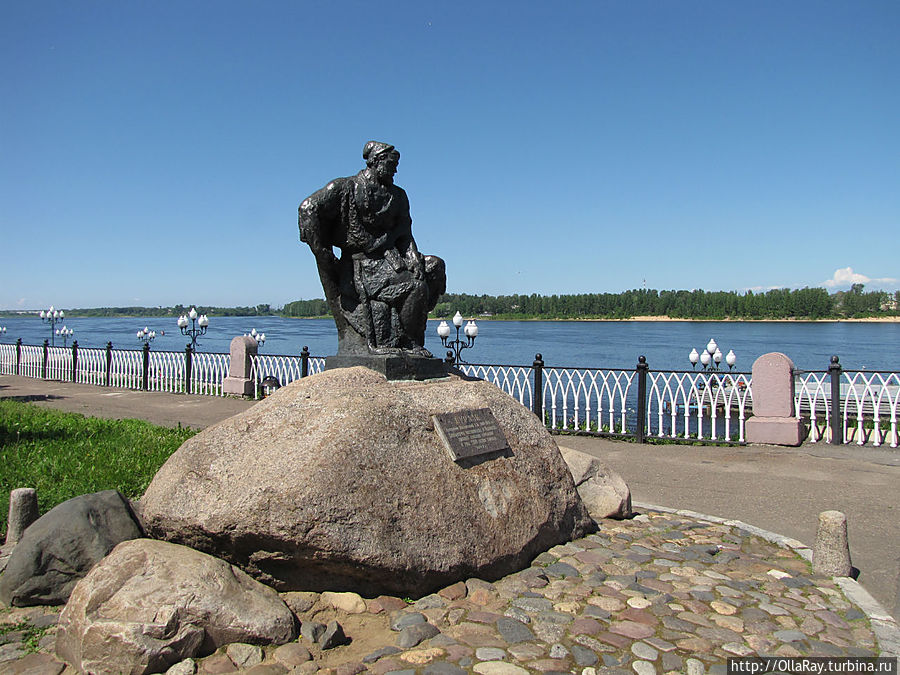 Рыбинск памятник на набережной