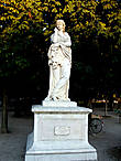 У этой скульптуры Пьера Легро аж 3 названия — Ветурия, или Молчание, или Весталка. Мрамор. 1695 г.