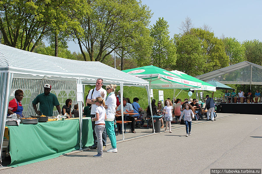 Воскресный Праздник в городе.