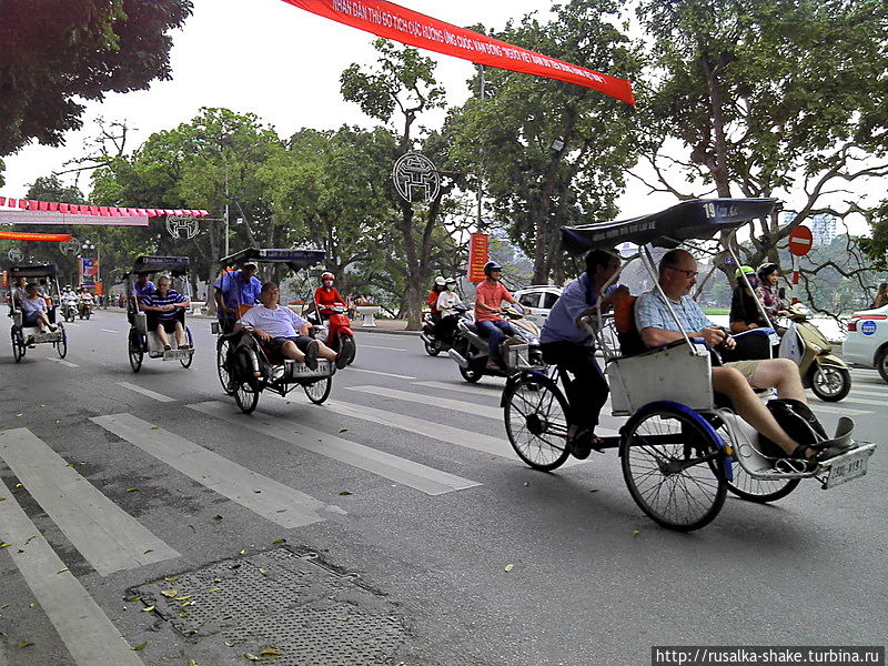 Рикши — аккуратно, электрокары — не советую Ханой, Вьетнам