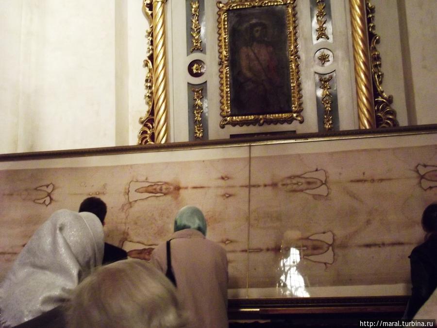 Священная реликвия — единственная в Украине освящённая копия знаменитой Туринской плащеницы с  изображением Христа