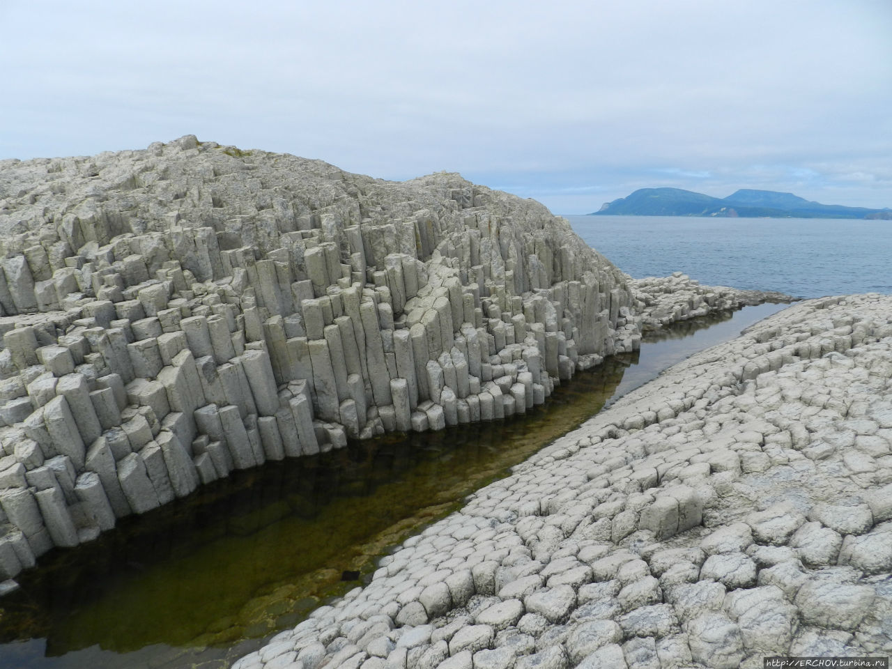Кунашир. Ч-6. Экологическая тропа Столбовая и мыс Столбчатый Мыс Столбчатый, остров Кунашир, Россия