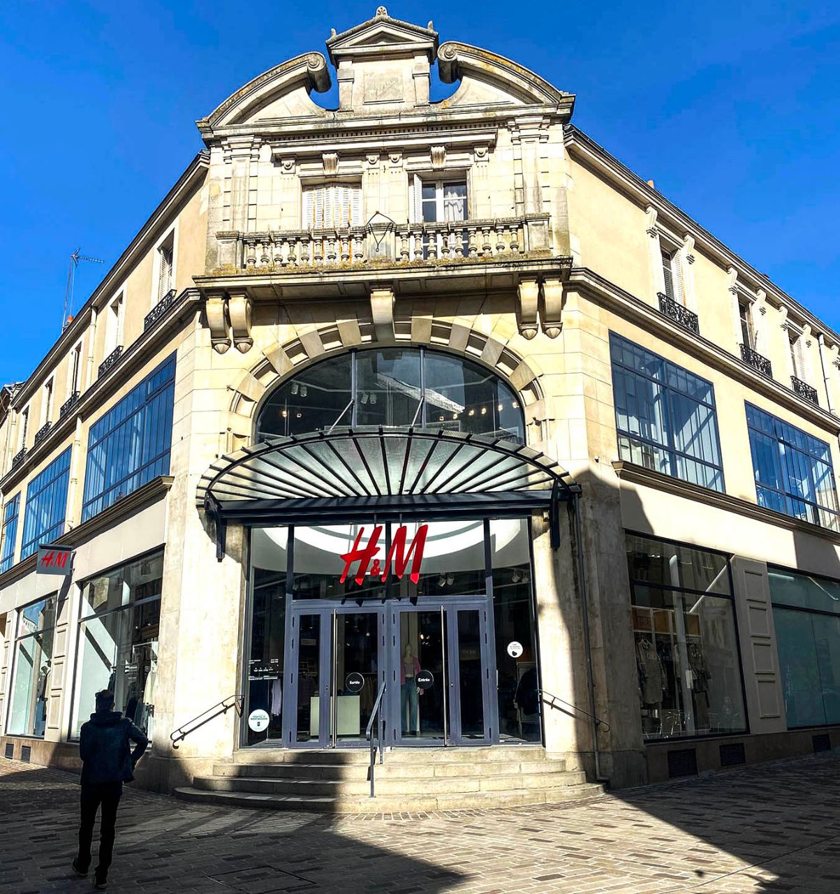 Незнакомец-Алансон Аленсон, Франция