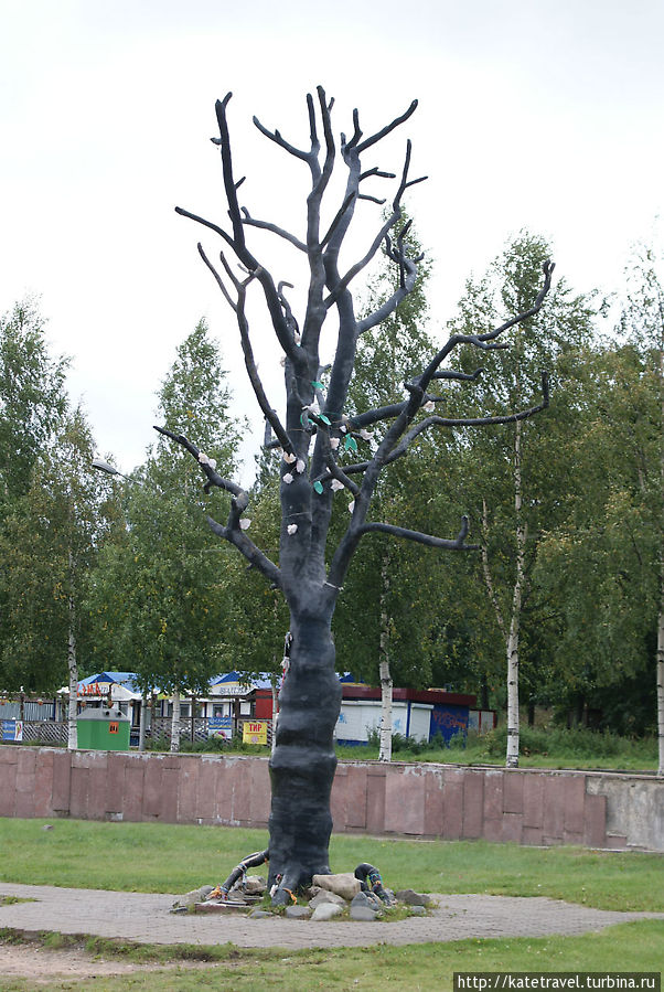 Скульптура Дерево желаний Петрозаводск, Россия